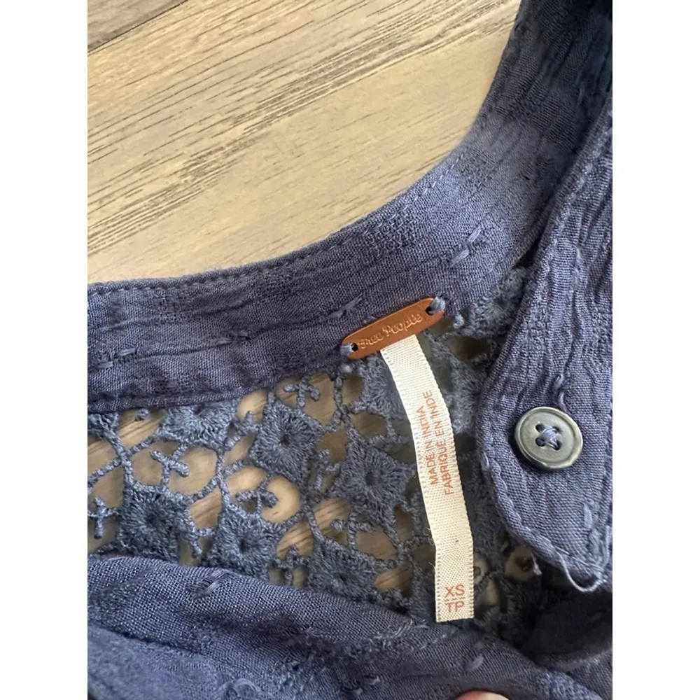 Free People The Best Button Down Lace Blouse XS Navy Blue - Image 6