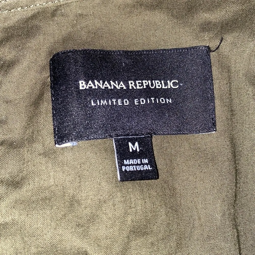 BANANA REPUBLIC M LIMITED EDITION FLUTTER-SLEEVE EYELET DRESS OLIVE GREEN - Image 3