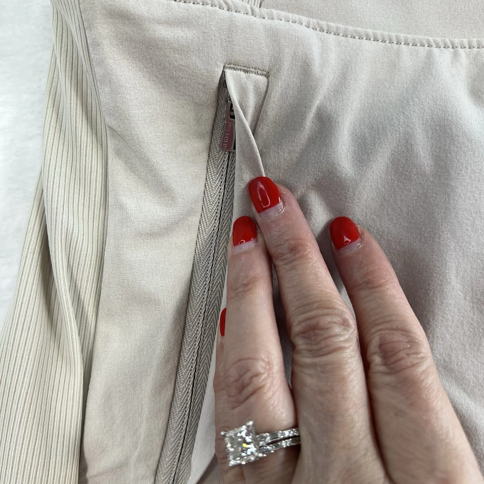 ATHLETA Sz 10 Brooklyn Mid Rise 16” Skort Beige Abalone 657678 Women's Skirt - Image 4