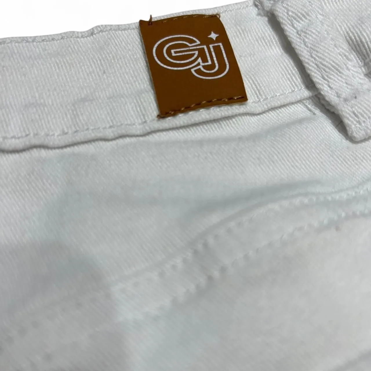 Gogo Jeans Graffitti Shorts White Size 28 - Image 8