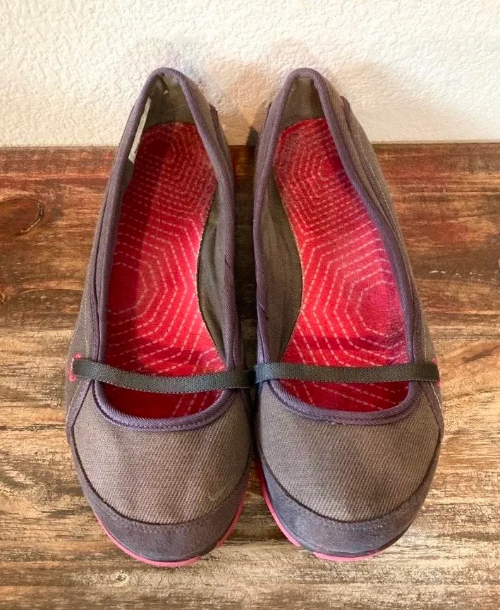 Comfortable  brown/pink slip on shoes in excellent condition.  Sz 8 - Image 2