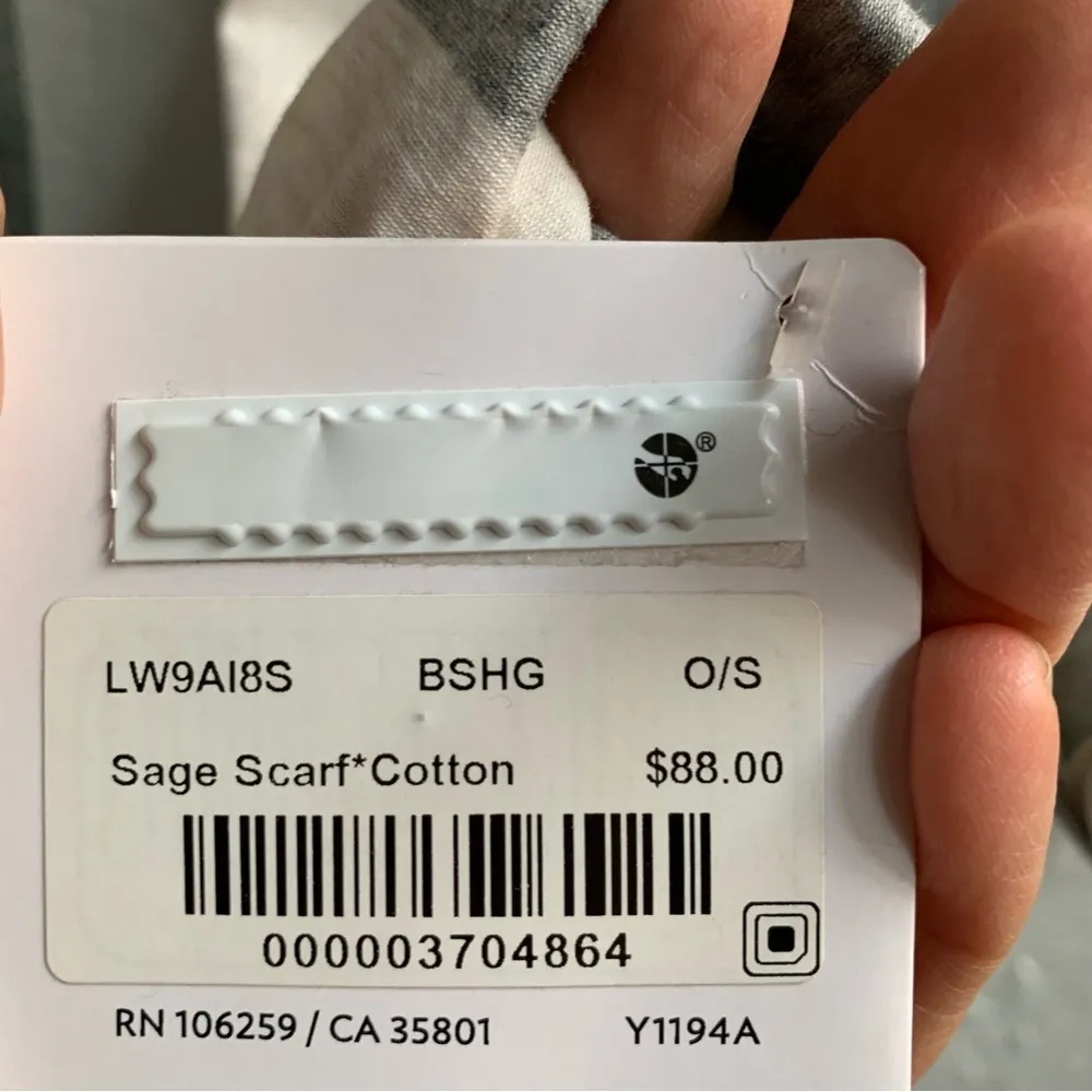 Lululemon Sage Scarf - Image 4
