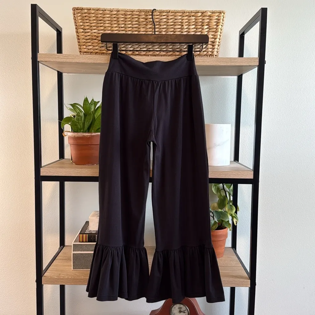 NWT Matilda Jane Aubrey Black Big Ruffles Cropped Pull On Knit Pants, XS - Image 7