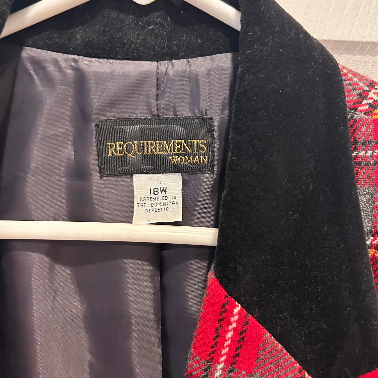 VTG REQUIREMENTS Red Plaid Blazer Velvet Collar 16W Classic Business Holiday - Image 3