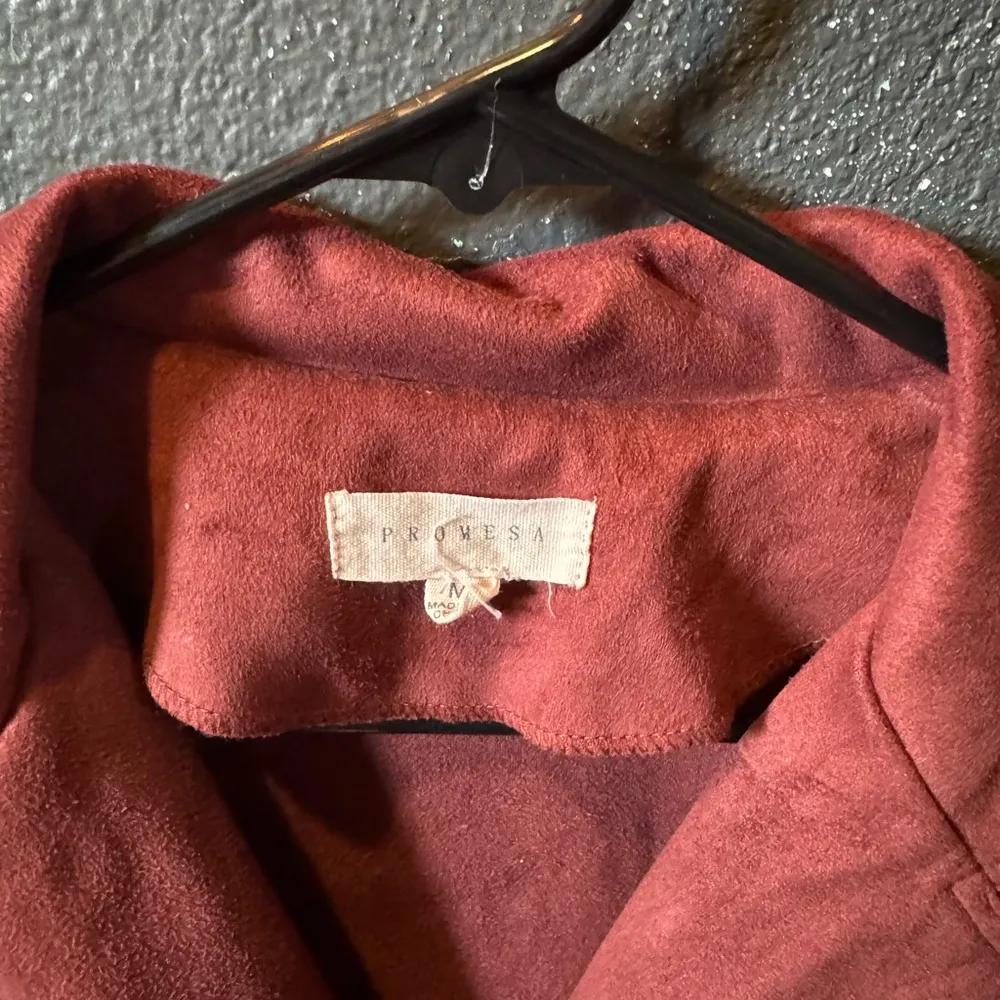 Promesa Burgundy Suede Button Front Jacket Size Medium - Image 2