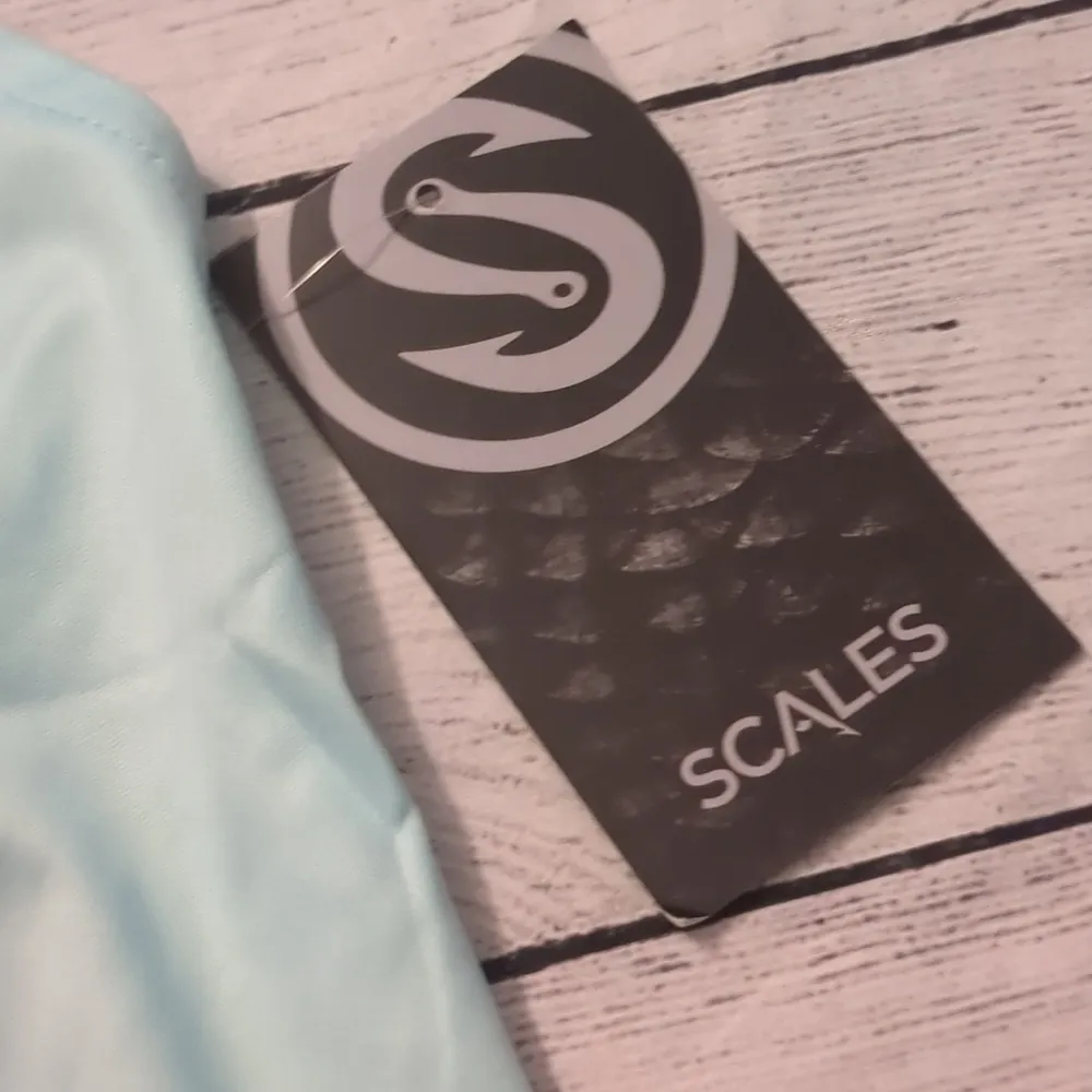 Scales tropical seafoam pro performance tank top size small Green - Image 3