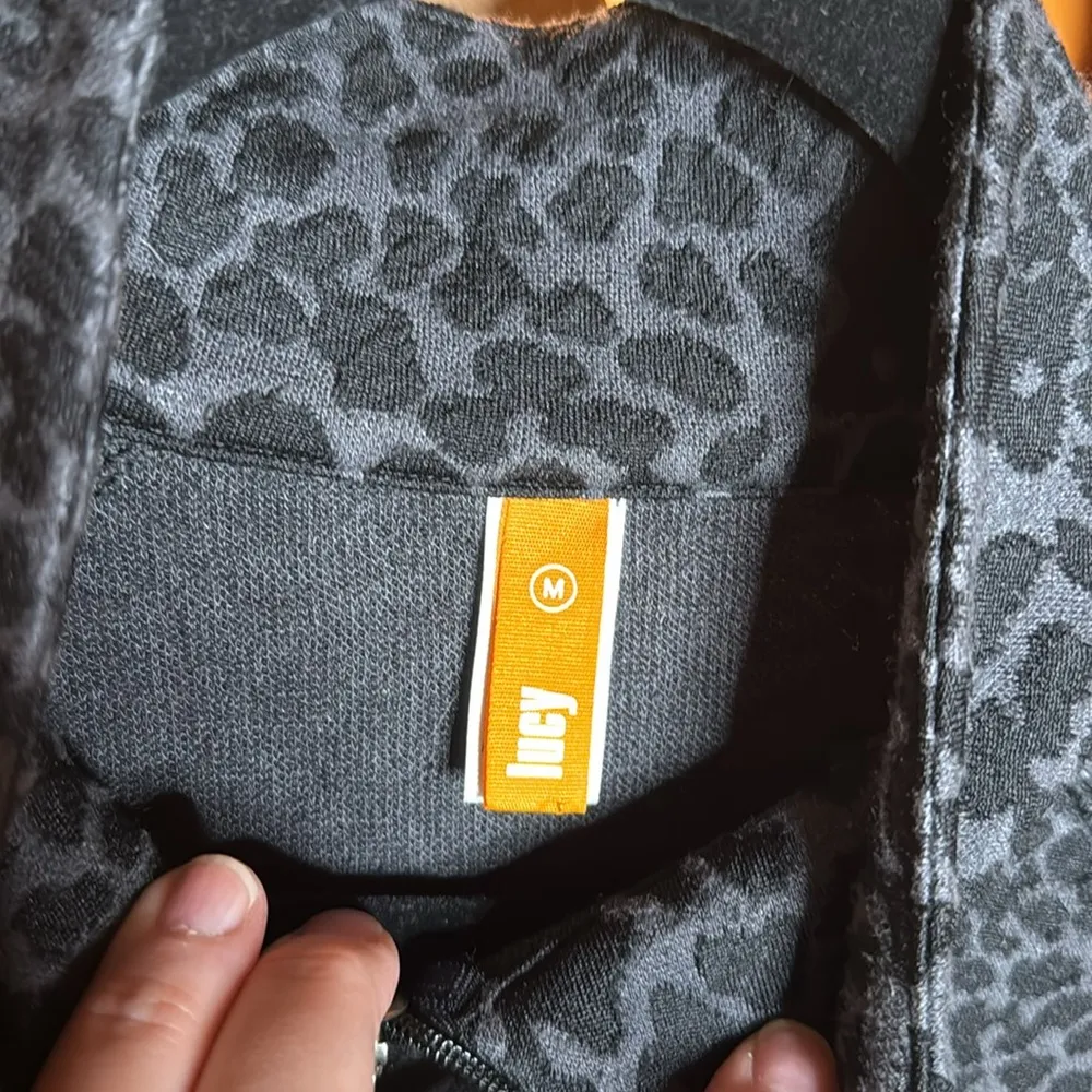 Lucy Women’s Leopard Cheetah Print 1/4 Zip Medium Long Sleeve Jacket Size Medium Black - Image 6