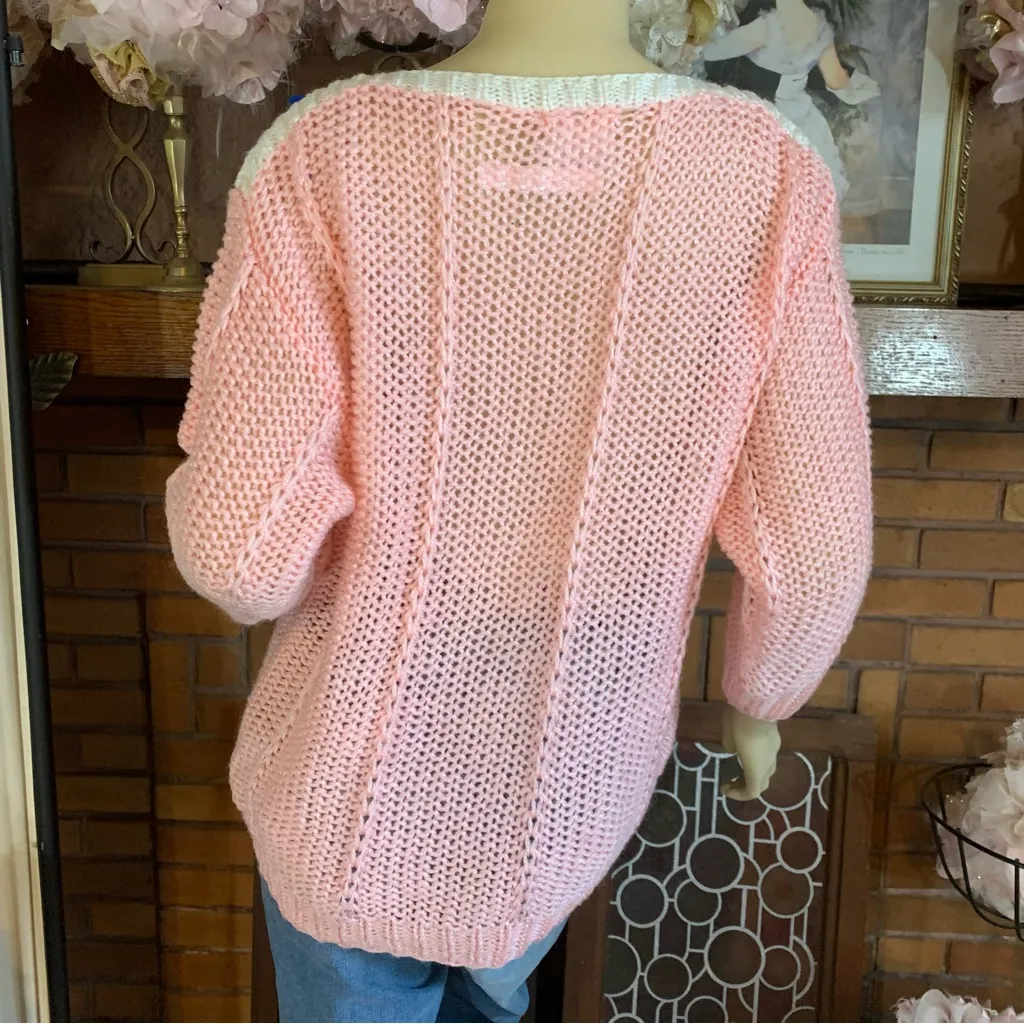 VINTAGE 1980'S DEB HAND KNITTED PINK AND CREAM SWEATER (S) - Image 3