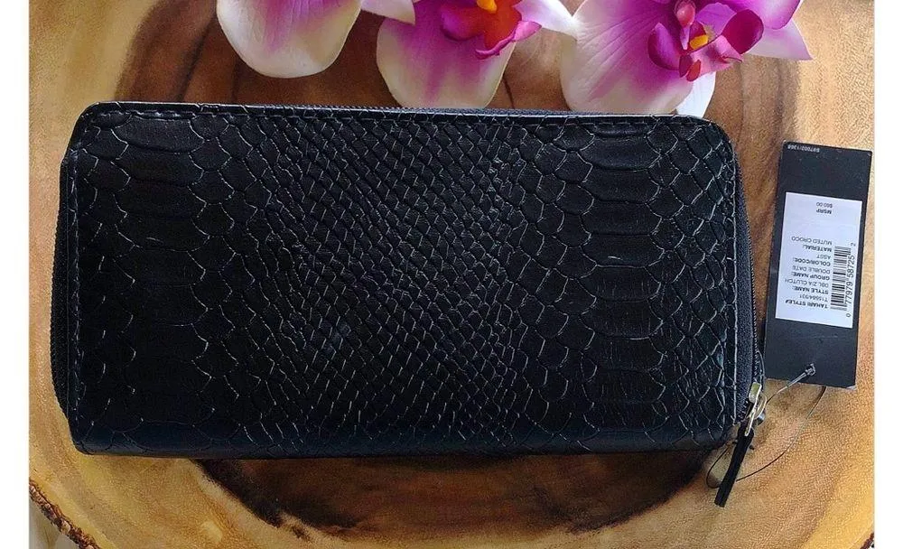HOST PICK*NWT Tahari Black Croc Double Date Clutch - Image 3