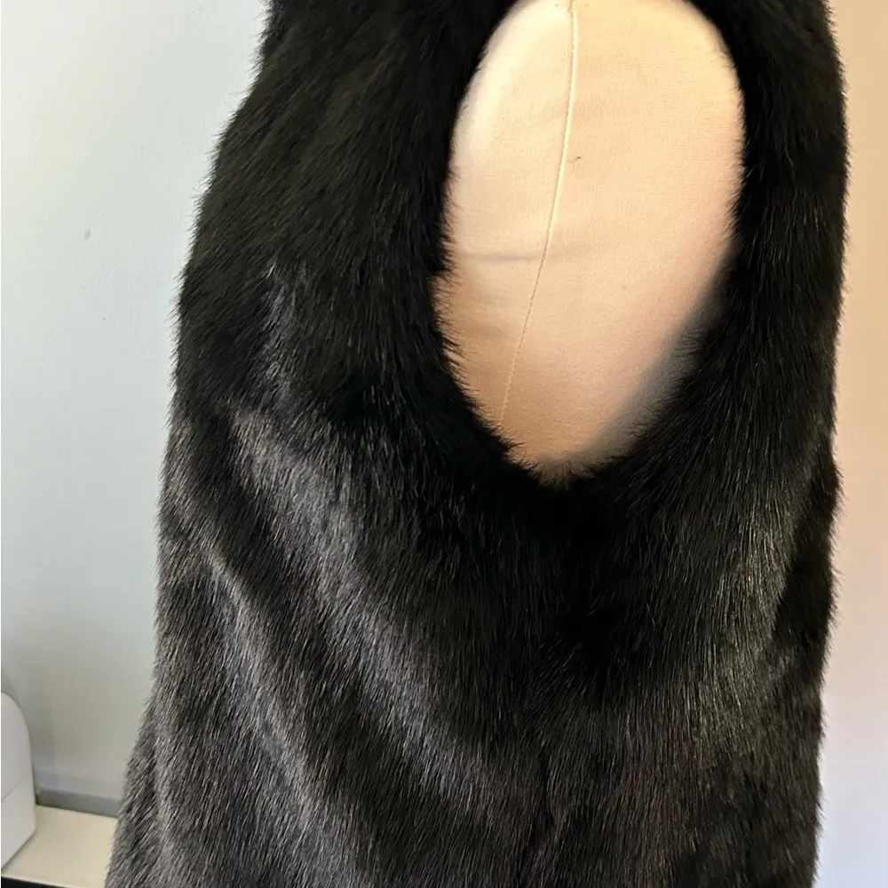 Renvy Black Faux Fur Vest OS Size undefined - Image 6