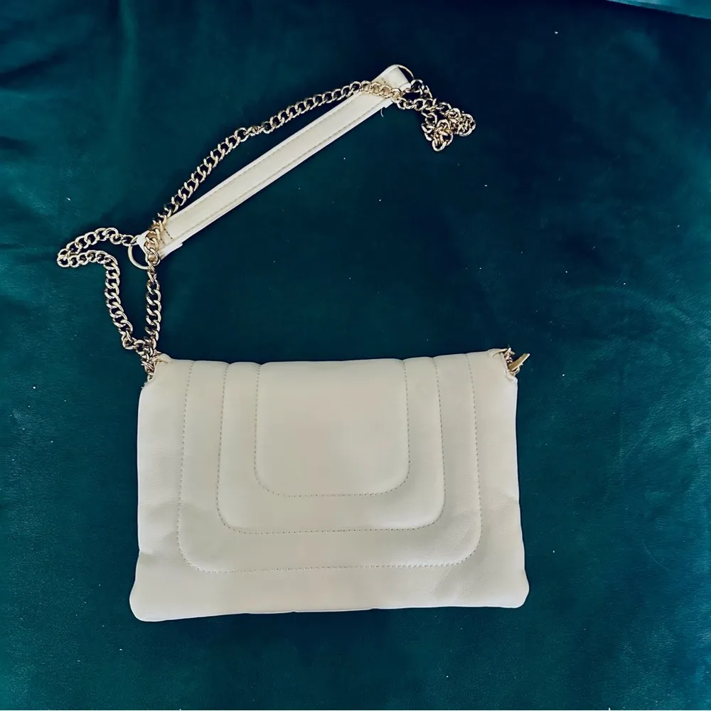 Sondra Roberts Squared White/Gold Crossbody Bag - Image 10