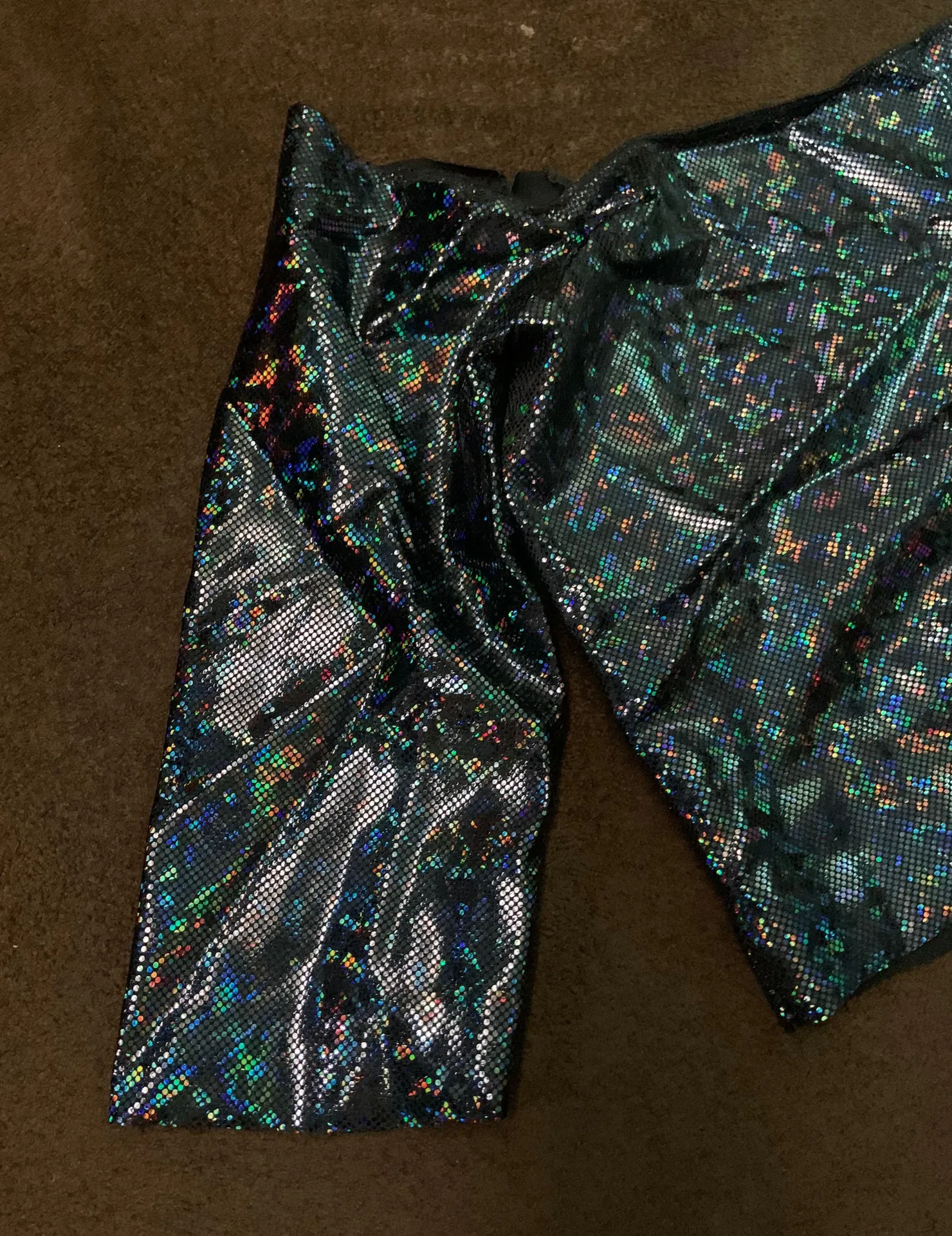 MD Holographic Shimmer 3/4 Crop Top Blue Size M - Image 3