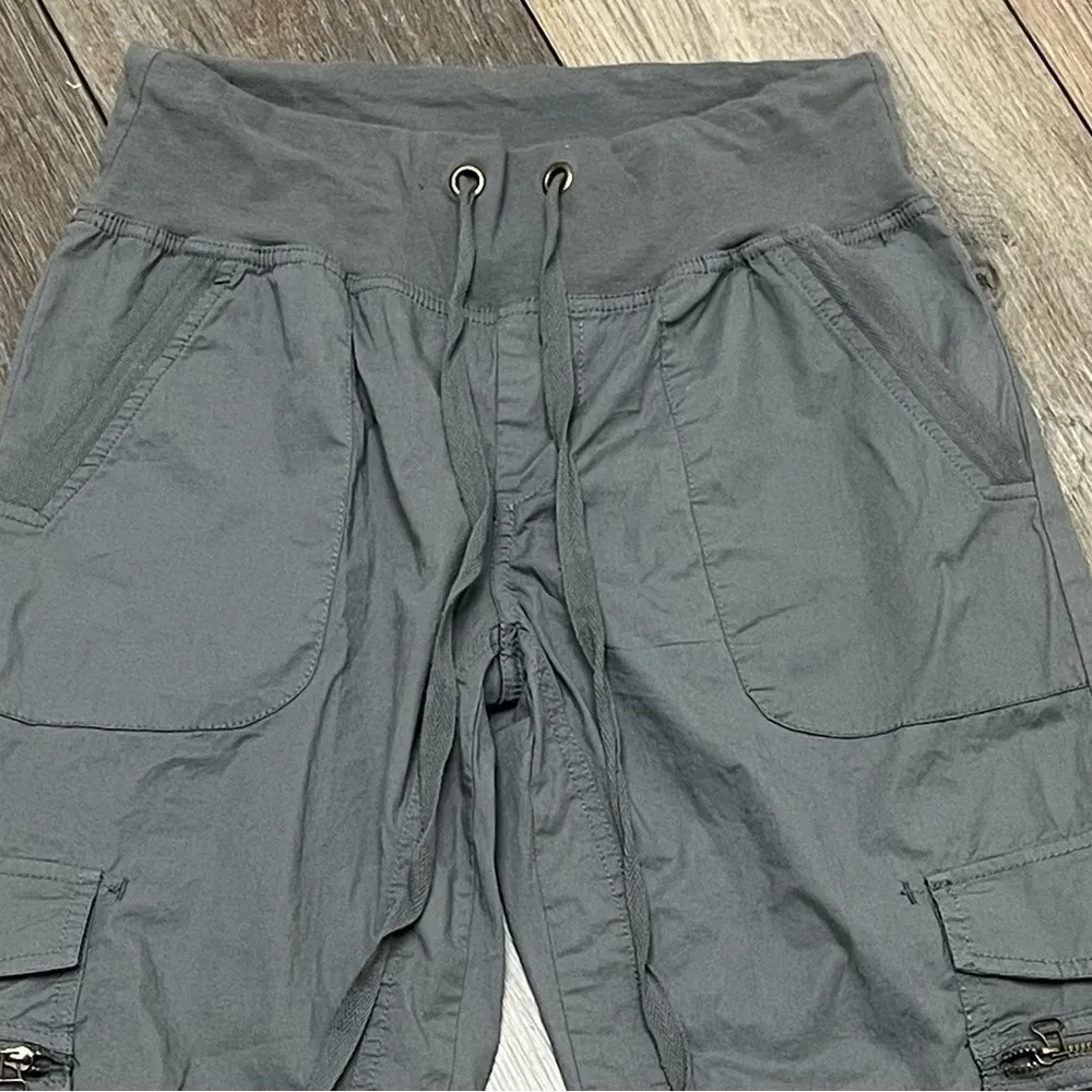 Saks Women’s Cropped Cargo Jogger Pants Gray Drawstring Utility Y2K Streetwear - Image 10