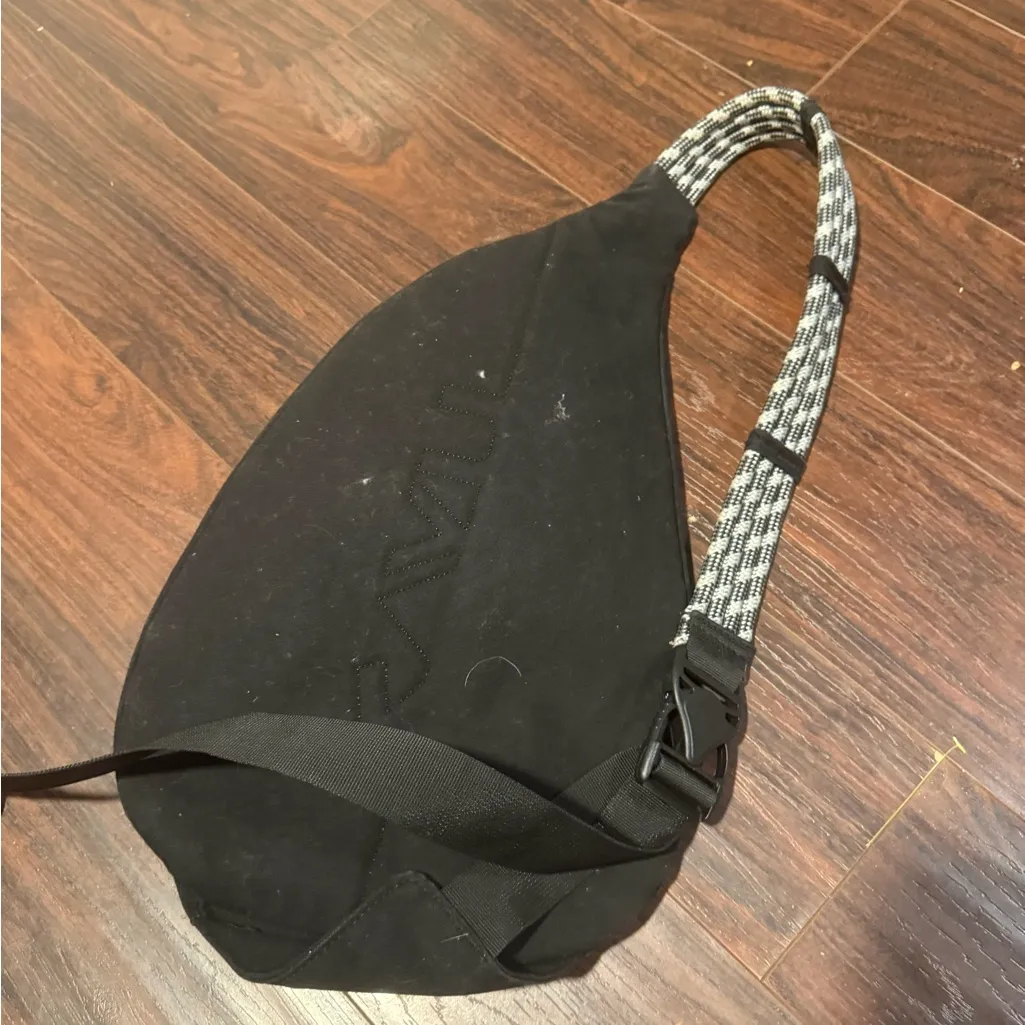 KAVU  black sling bag - Image 4