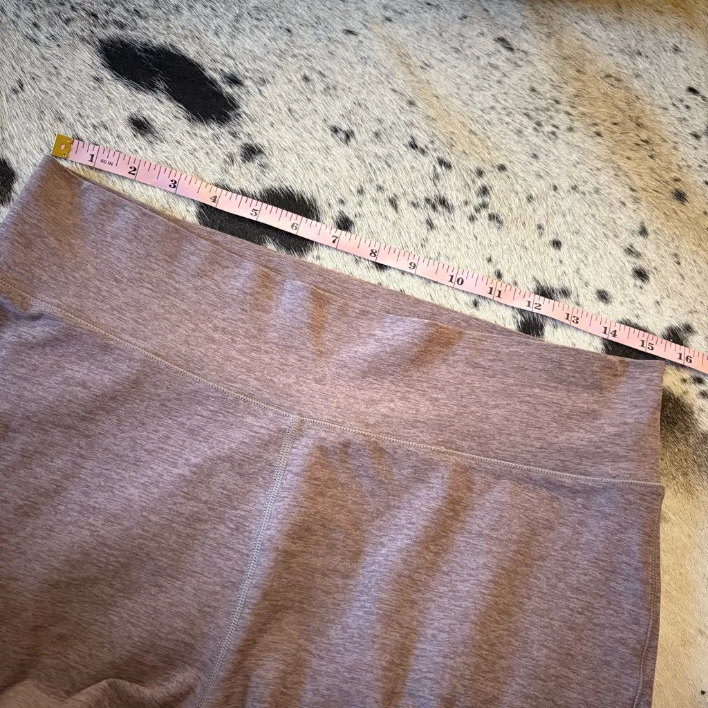 VUORI Mid Rise Elevation Slim Bootcut pant in Hazel Heather Size Large - Image 7