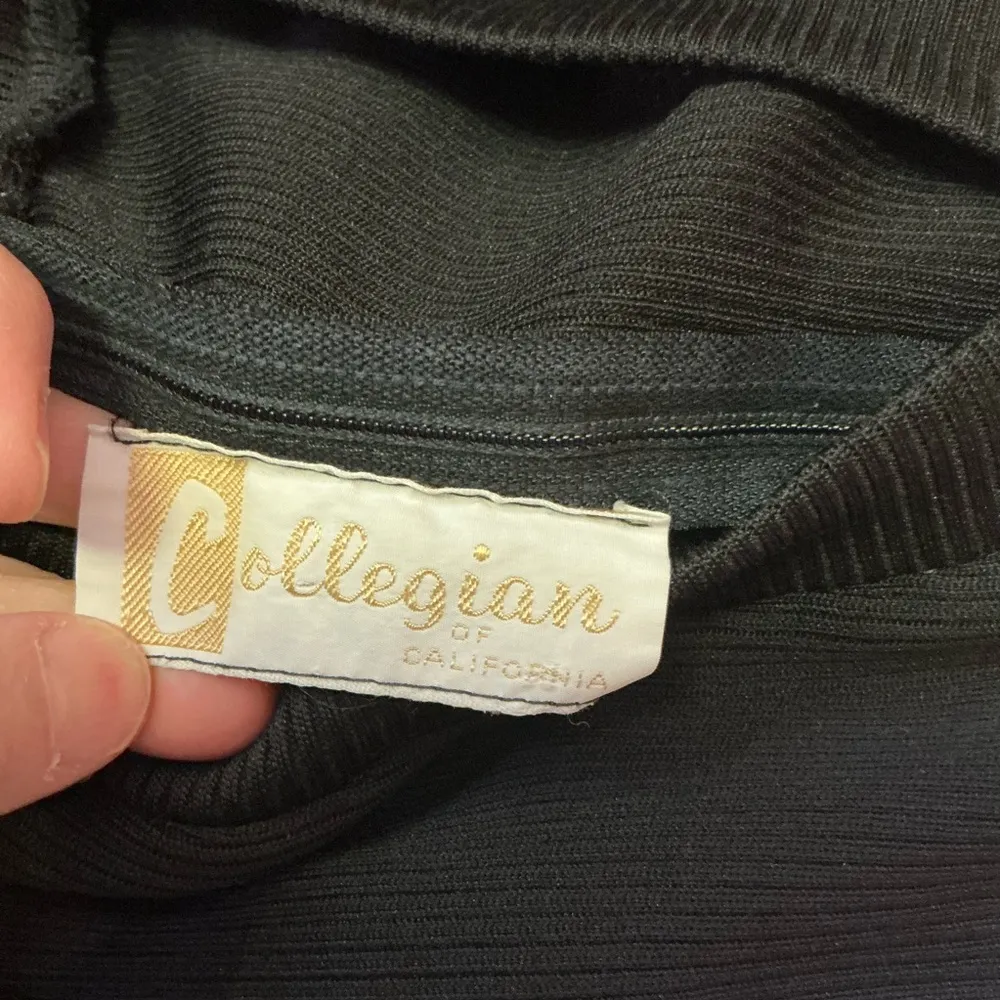 Vtg 70s black sexy v neck top - Image 2