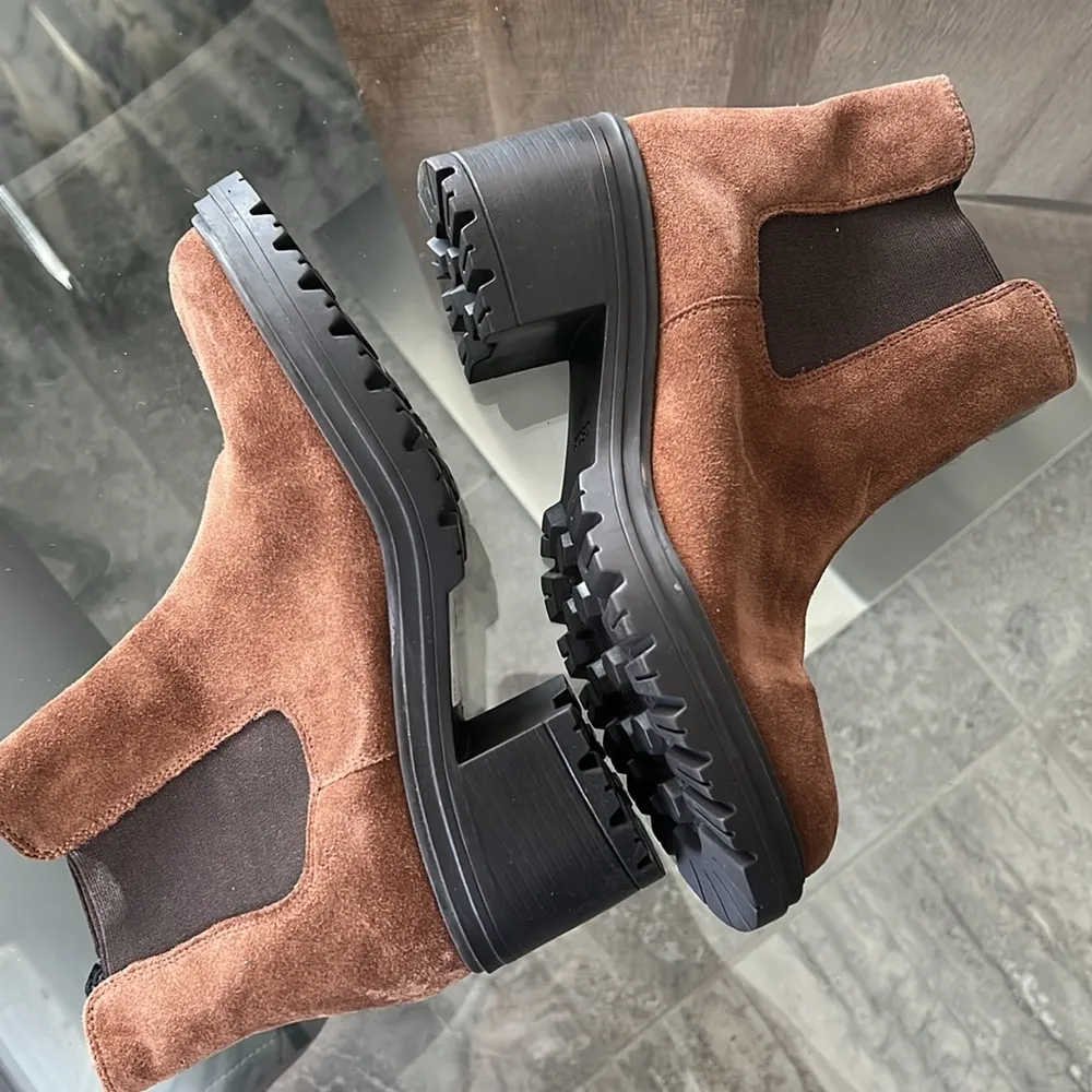 GEOX Damiana Chelsea Boots, Size 37 NEW - Image 4