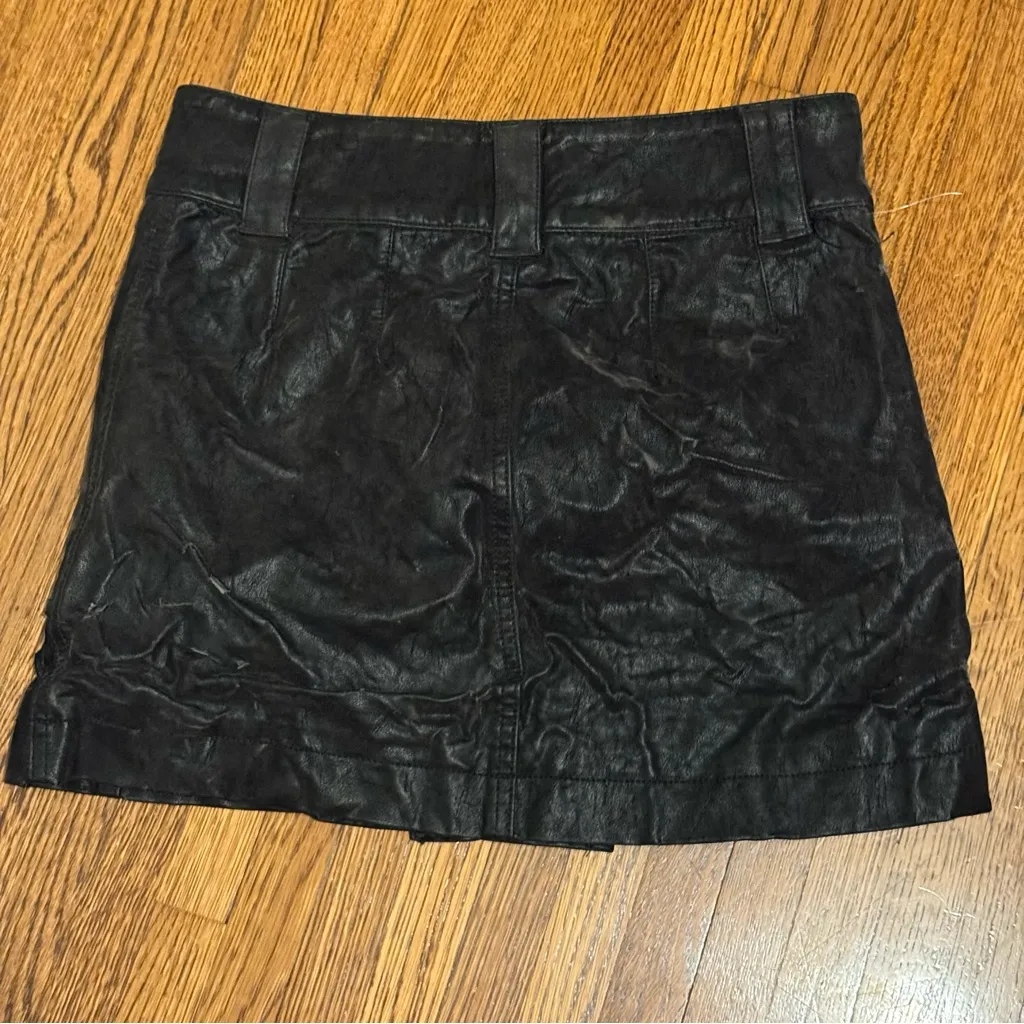 Black Faux Leather Mini Skirt with Zipper Details - Image 4