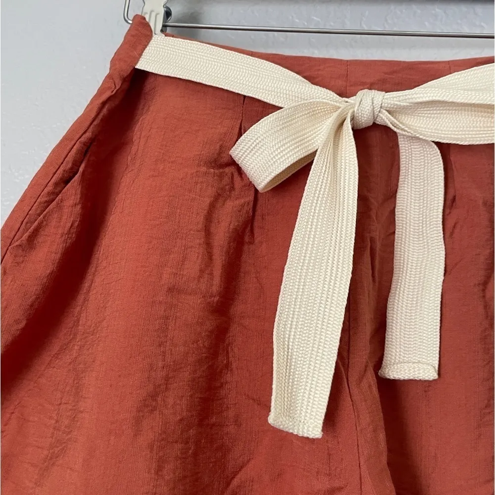 All IN FAVOR Front Tie Pleated Shorts Medium - Image 2