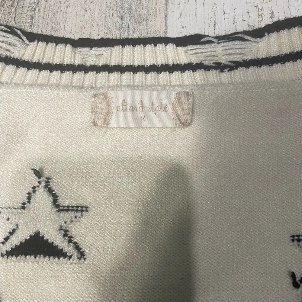 Altar’d State Star Print Deep V Neck Pullover Sweater Off White size M Folklore - Image 4