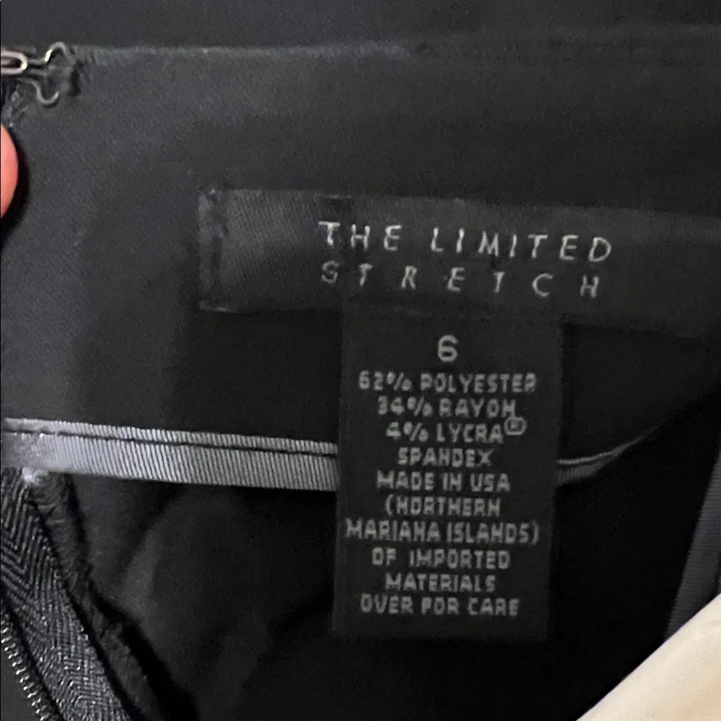 The limited Classic Black Women's blazer and skirt set sz S/6 - Image 8