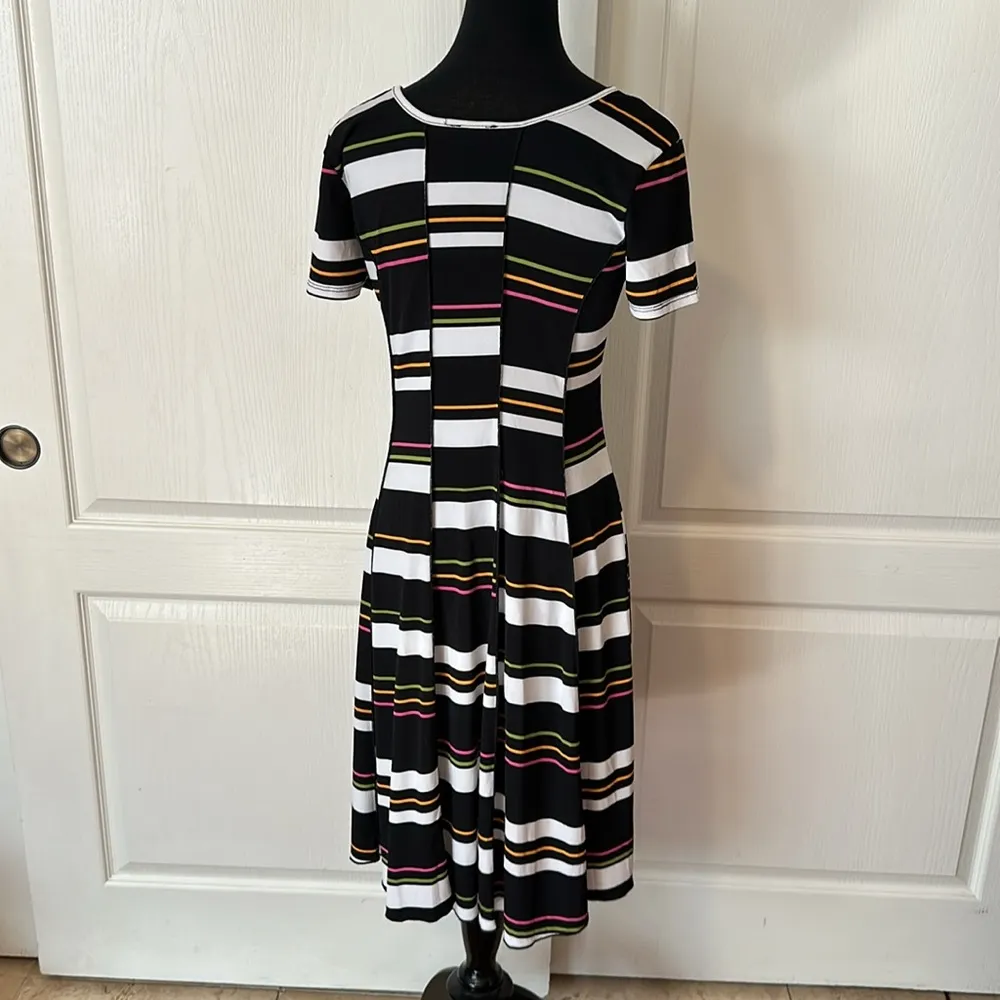SAMI & JO FUNKY STRIPE SEAMED FLOWY T SHIRT DRESS - Image 3