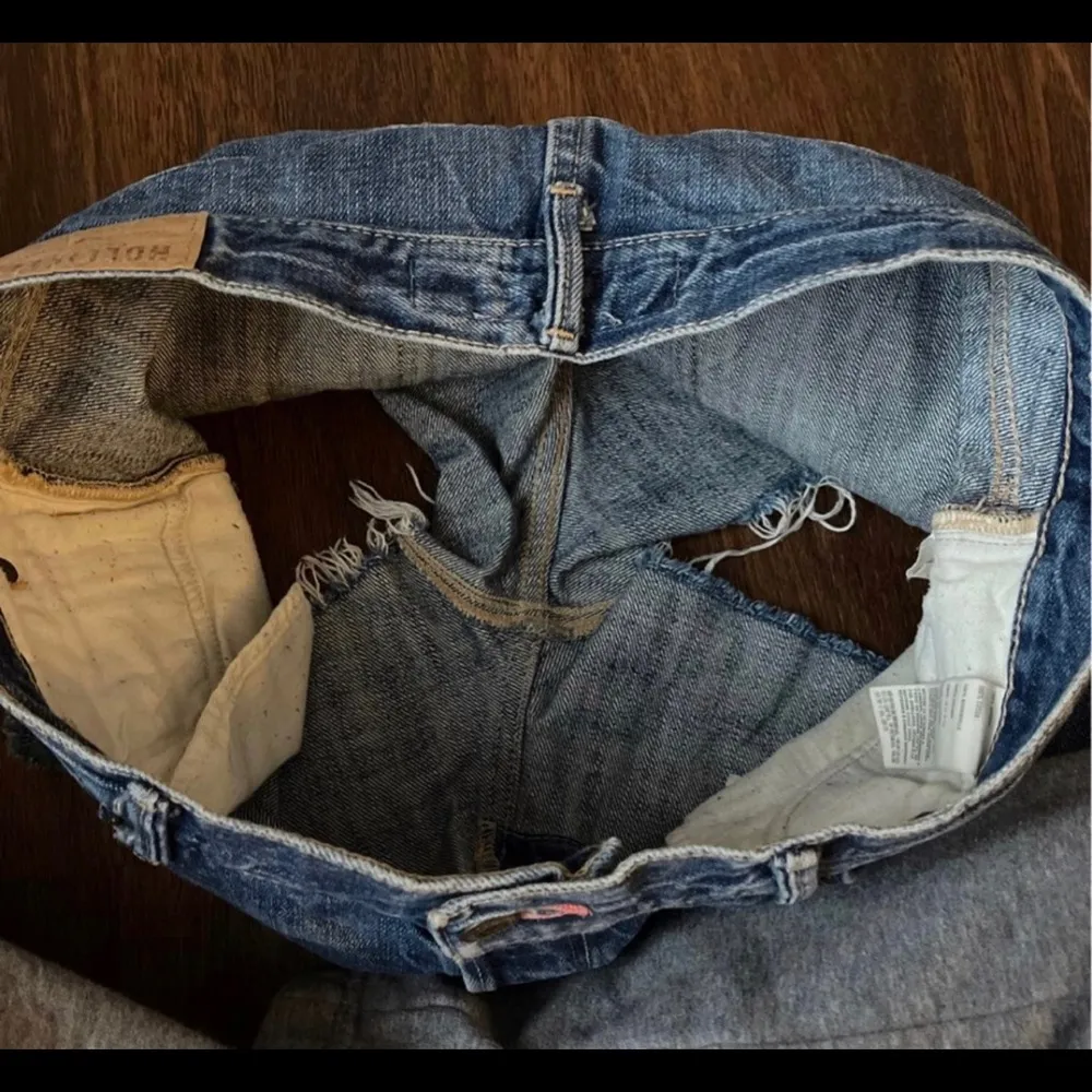 Size 1 hollister shorts - Image 8