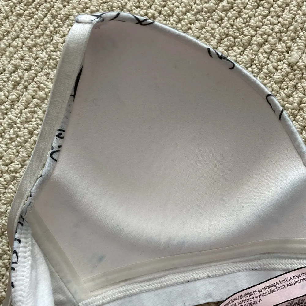 Victoria’s Secret T-Shirt Lightly Lined Wireless Bra Signature Black White EUC - Image 5