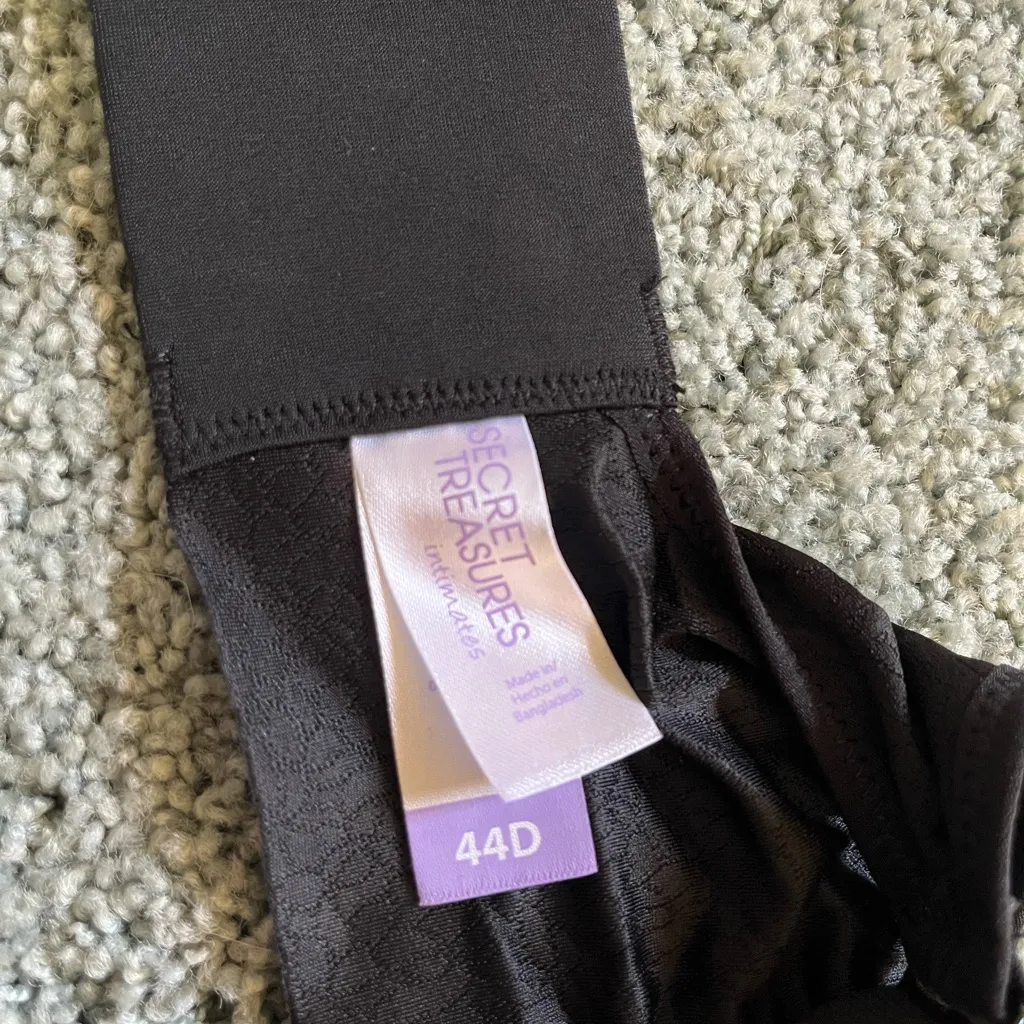 Secret Treasures Intimates Seamless Wire free Comfort Bra Size 44D Black NWT - Image 10