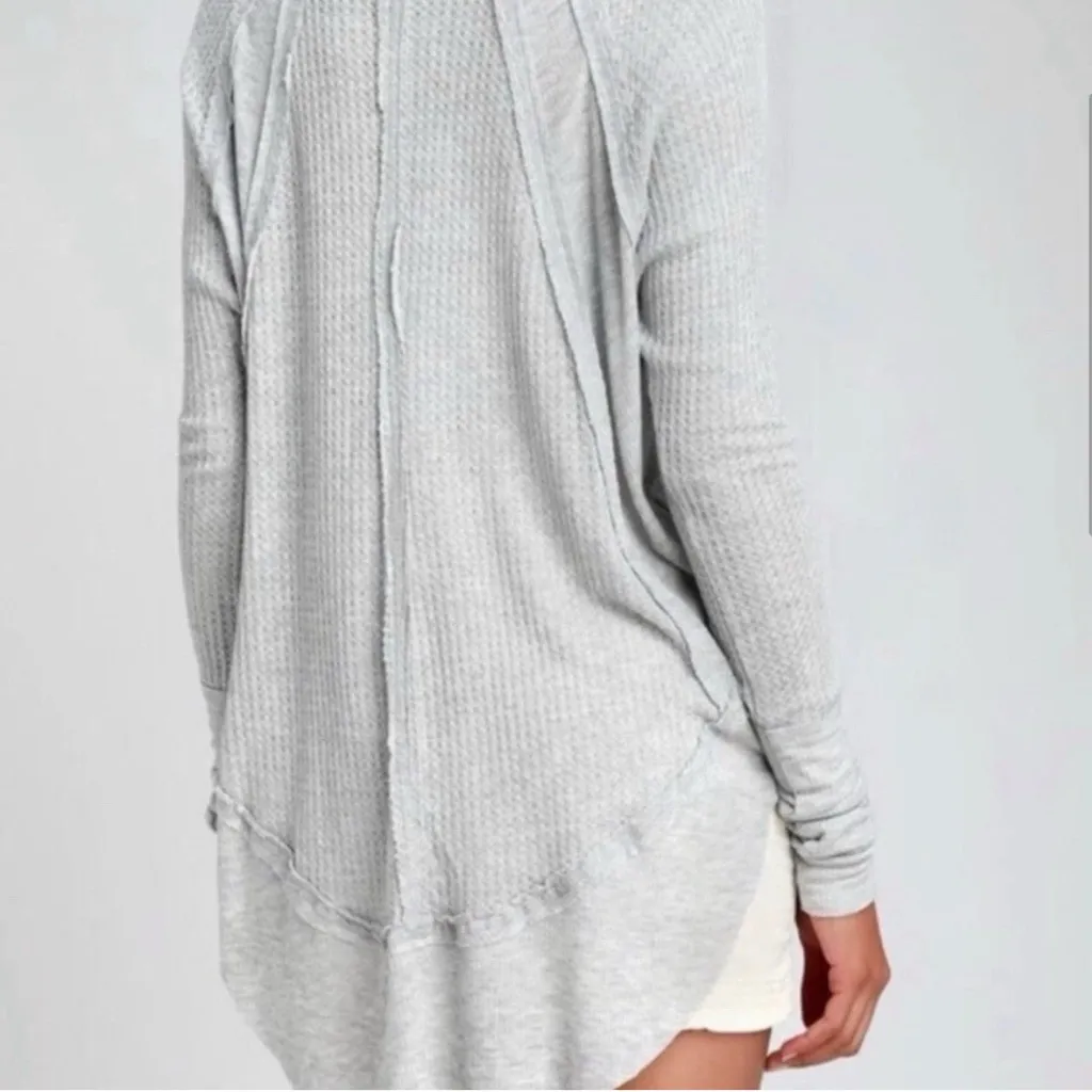 We The Free People Catalina V Neck Thermal Top Size Small Lagenlook Oversized - Image 2