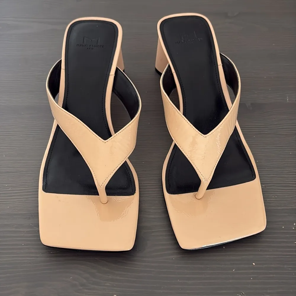 Marc Fisher Cadence Heeled Square Toe Sandal Thong Patent Leather Beige 8.5 - Image 2