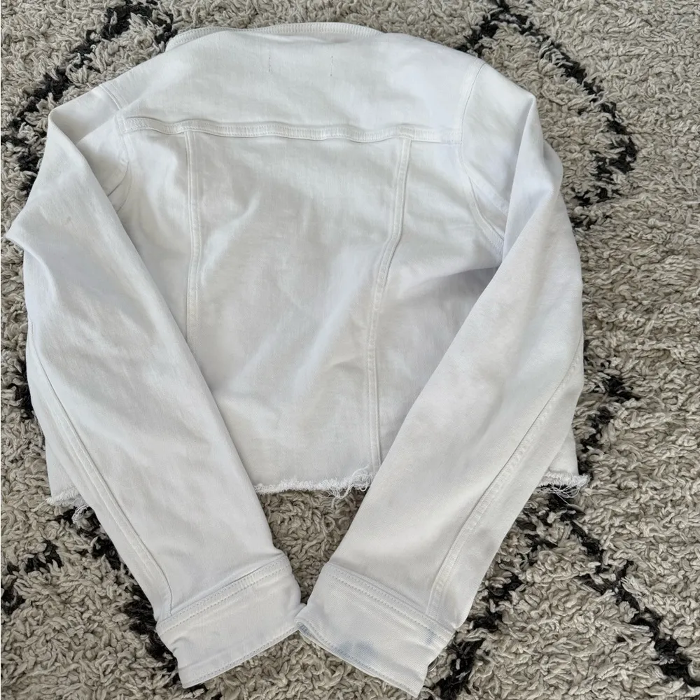 
White Trucker Jacket - Image 10