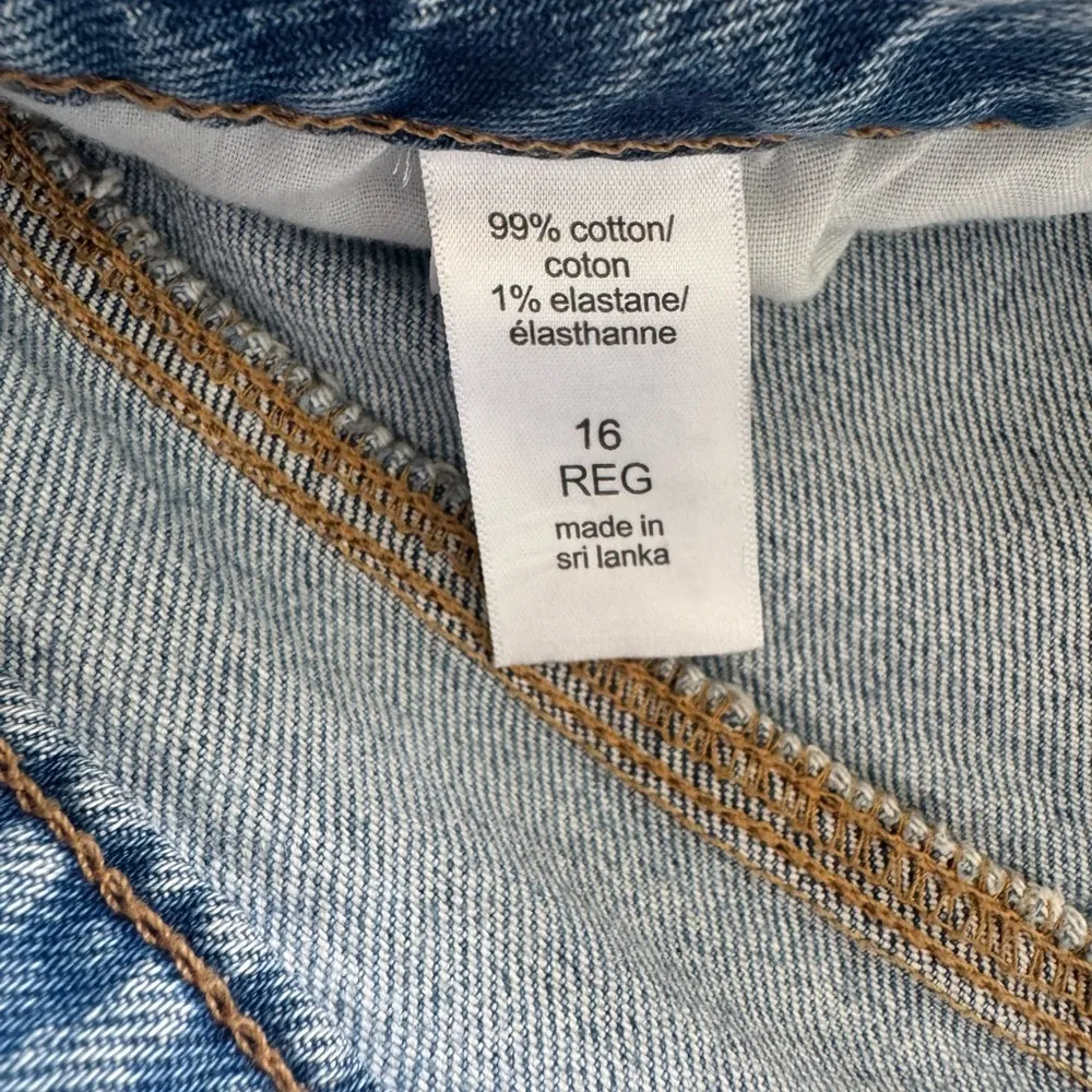 edgely Maurice’s Women’s Size 16 Boyfriend Low Rise Distressed Light Blue Jeans - Image 5