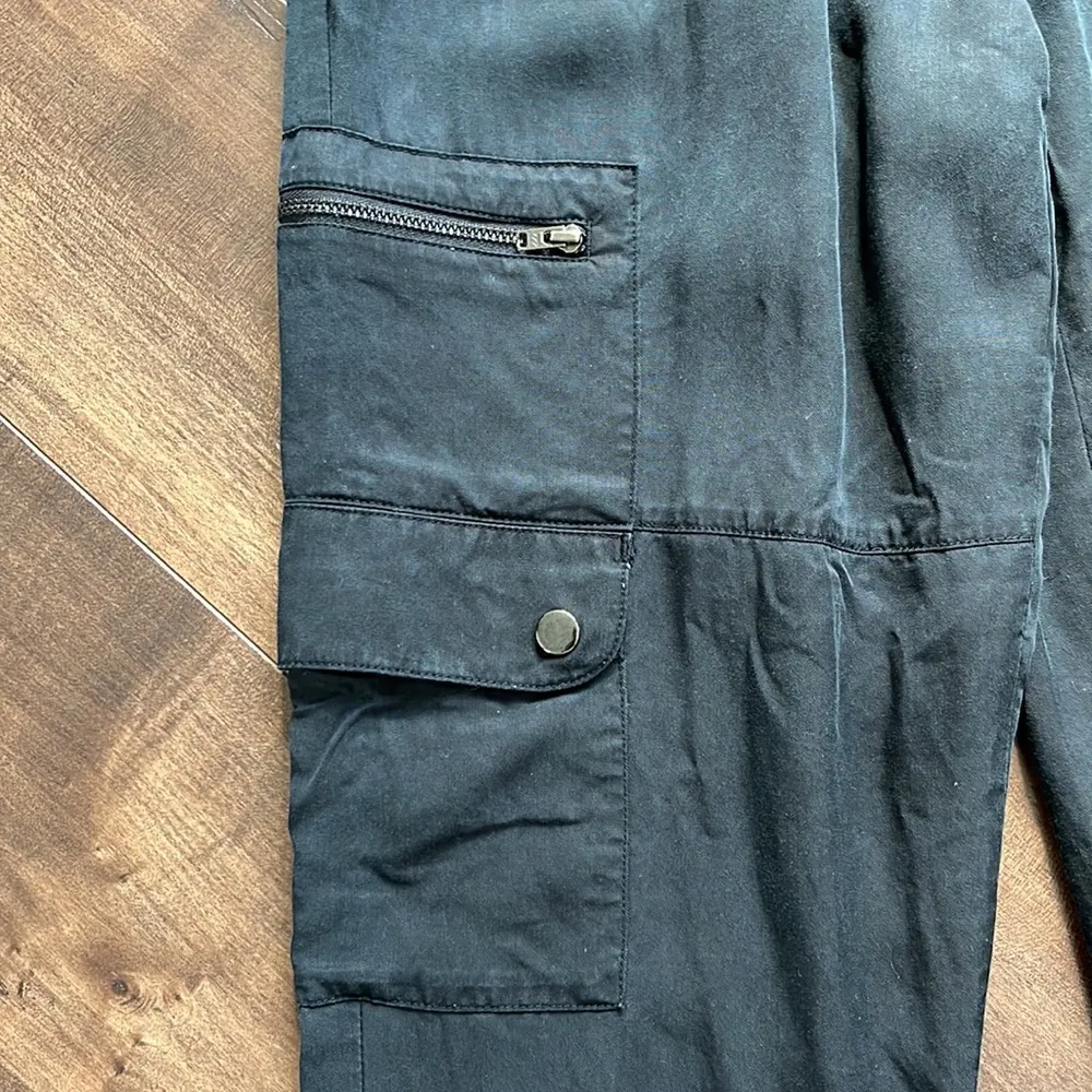 Banana Republic Black Lyocell Cargo Joggers Size Small - Image 7