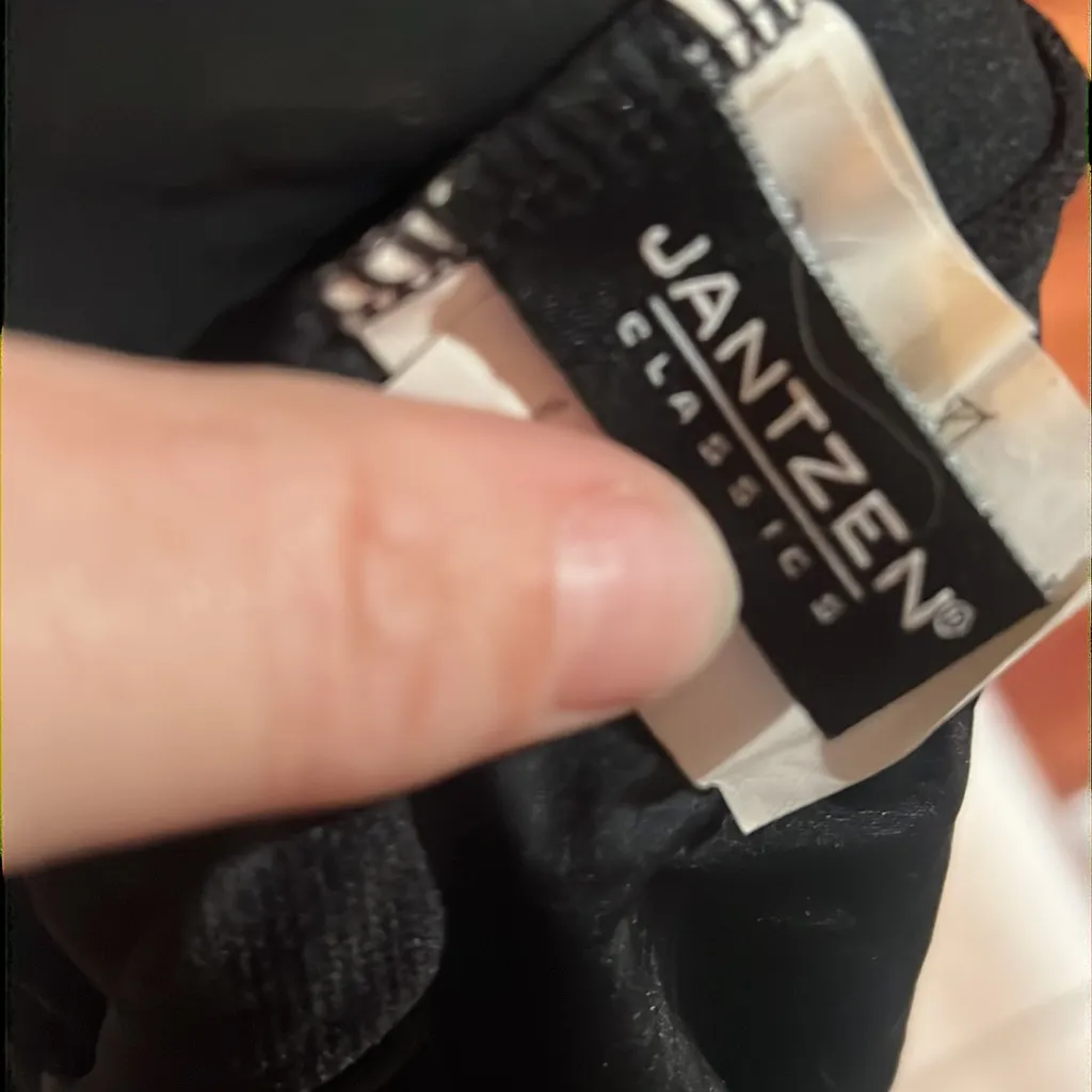 Jantzen black one piece swimsuit - Image 6