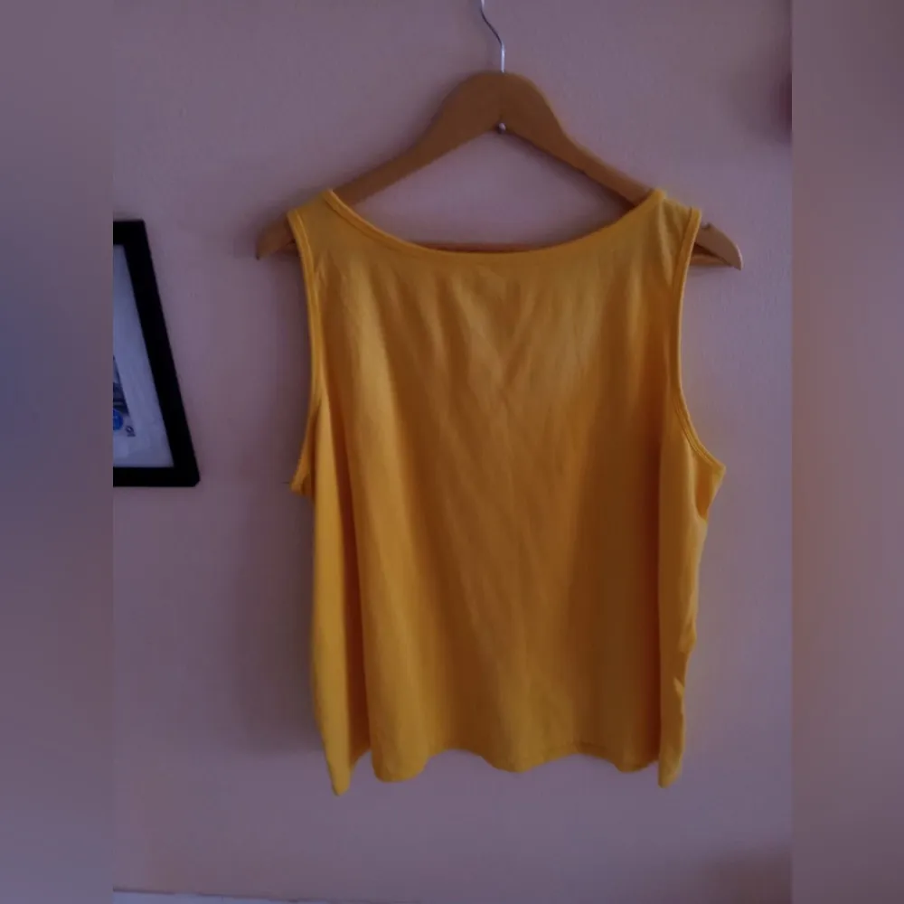 Venezia Tank Top Women’s 22/24 yellowScoopneck Ribbed Sleeveless size Gold Size undefined - Image 7