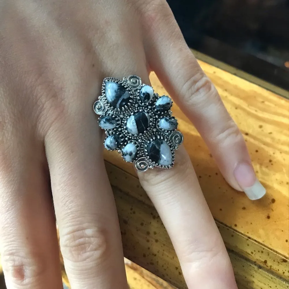 Natural White Buffalo Sterling Silver Cocktail Ring Size 7 - Image 2