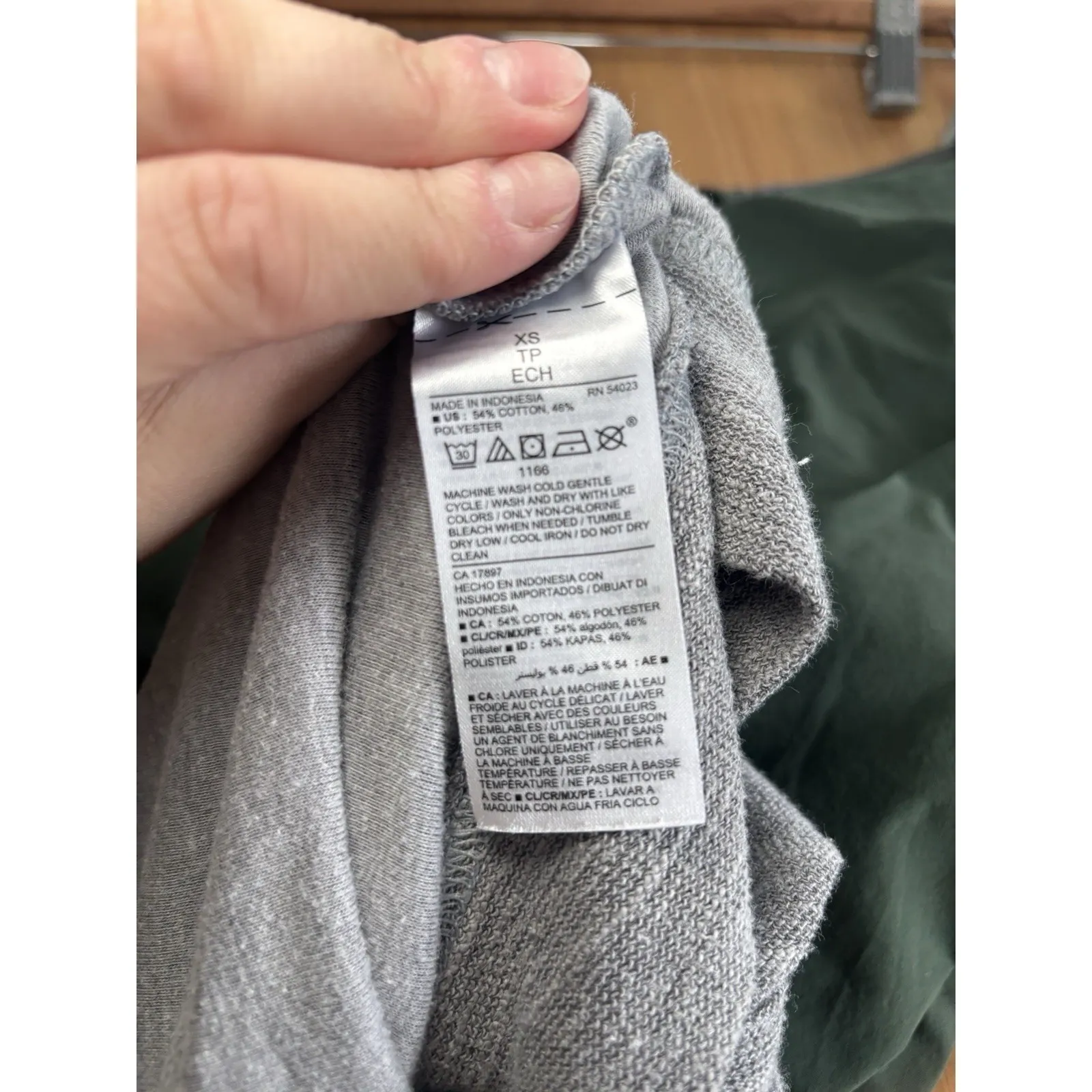 Old‎ Navy Heathered Gray Waffle Knit Zip Up Hooded Sweatshirt Size XS Pockets - Image 8