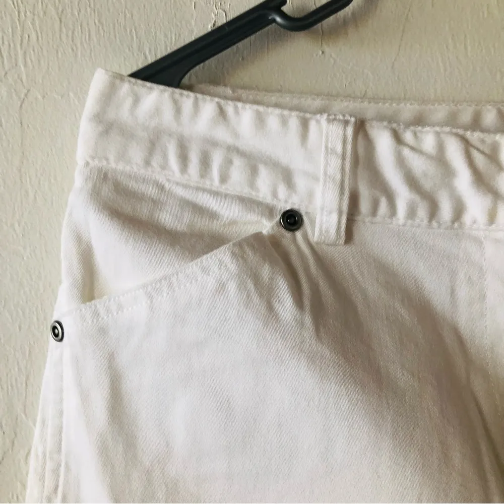 BASIC EDITIONS Womens White Shorts Size 10 Turn Up Cuff - Image 7