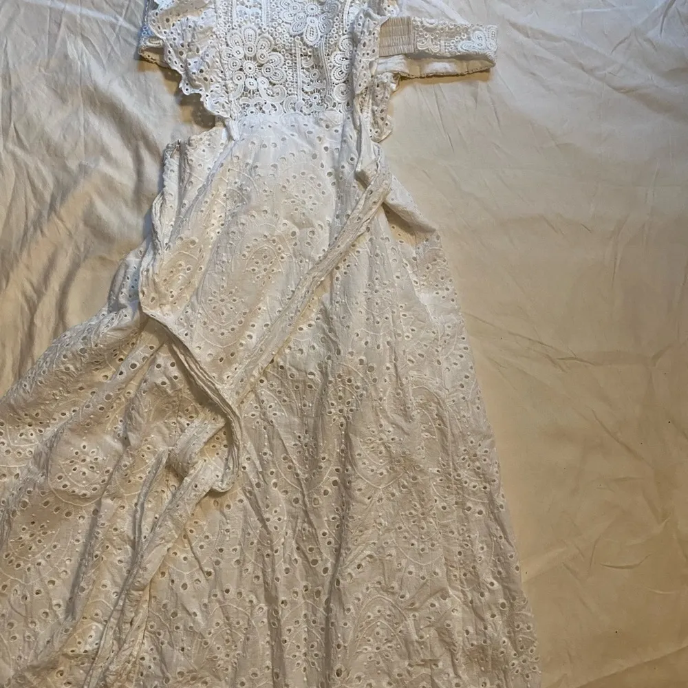 Lucky & Blessed White Eyelet Lace Maxi Dress With Ruffle Sleeves and Cutout Sz L Size L - Image 5