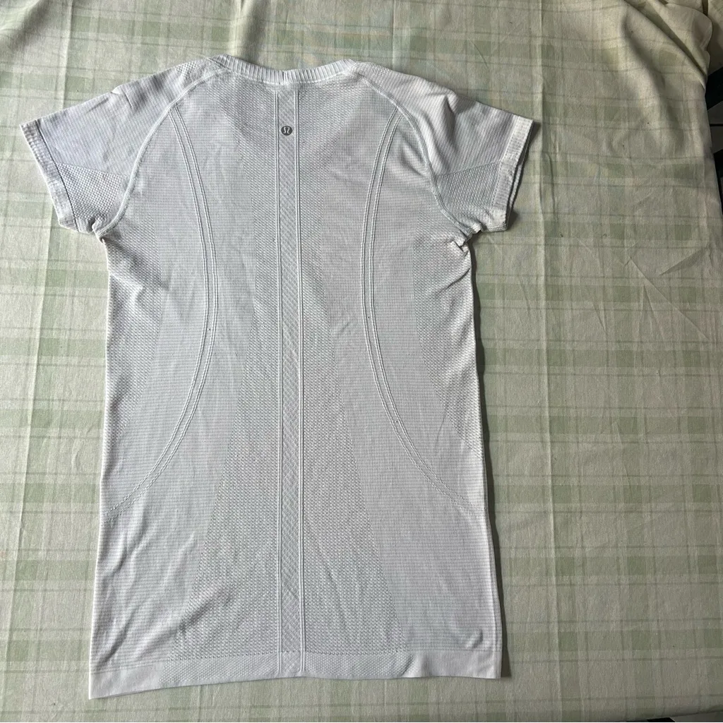 Lululemon Swiftly Women's White Short Sleeve Top - Image 3