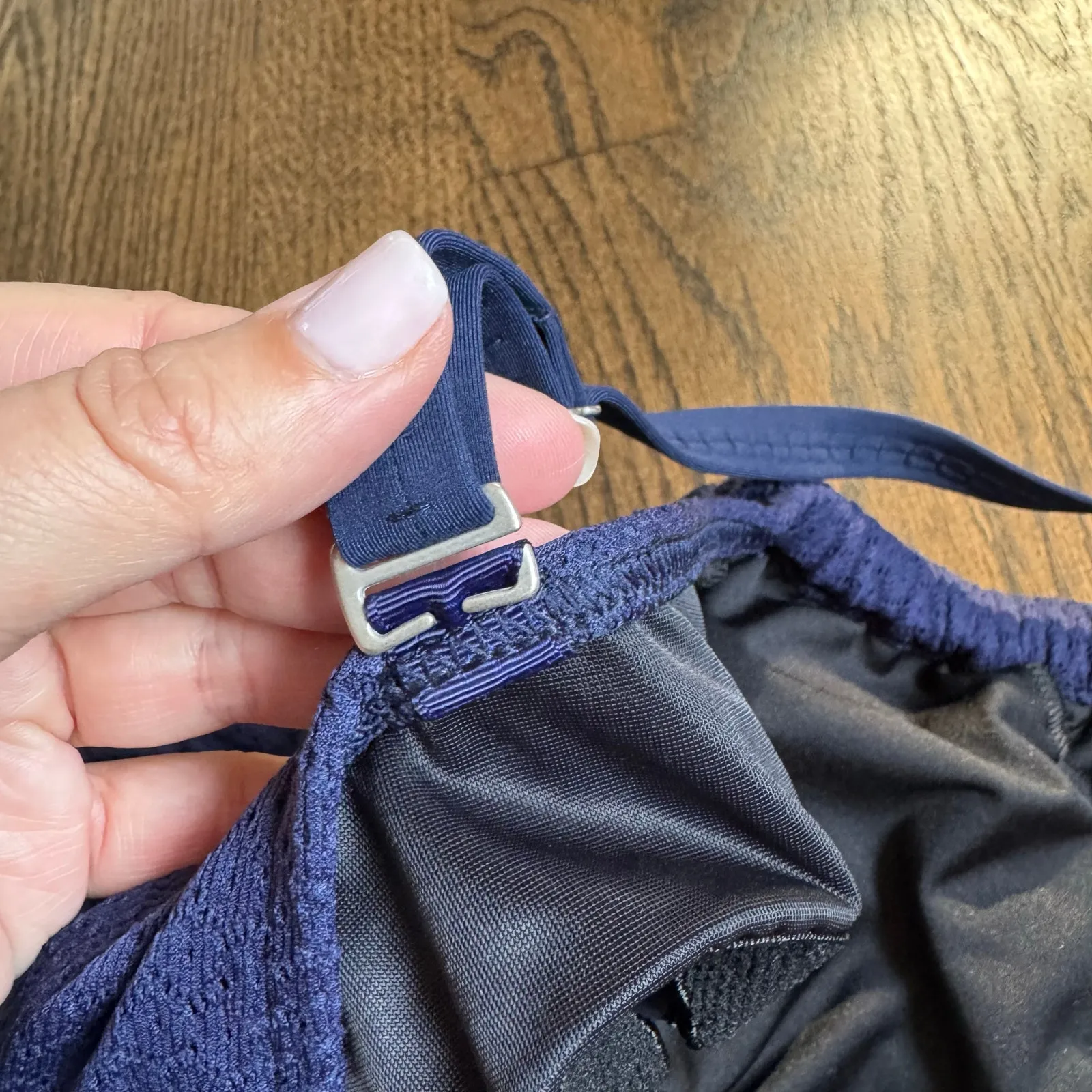 Lands End Womens Navy Blue Eyelet Ruched Underwire Tankini Swim Suit Top Size 8D - Image 6