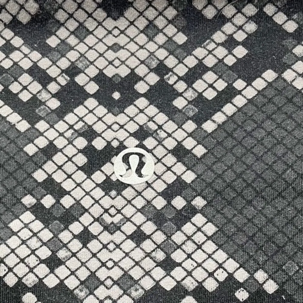 Lululemon Leggings Wunder Under High Rise Crop Ziggy Snake Slate Coal Size 6 - Image 8