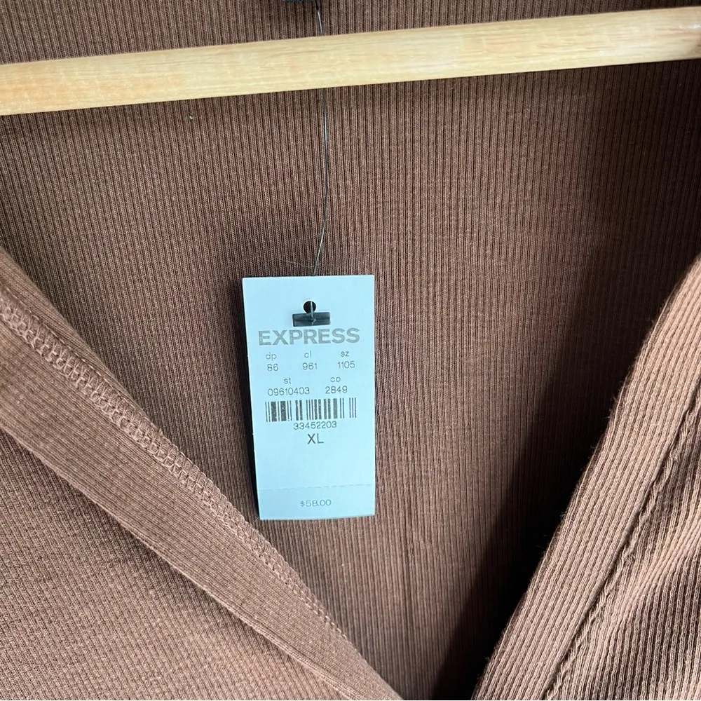 NWT  Ribbed V neck Long Sleeve Henley Polo Bodysuit Chocolate brown XL - Image 6