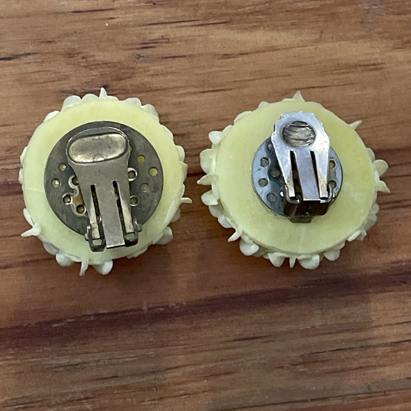 Vintage Pale Yellow Flower Clip Earrings Plastic 1950-1960s - Image 3