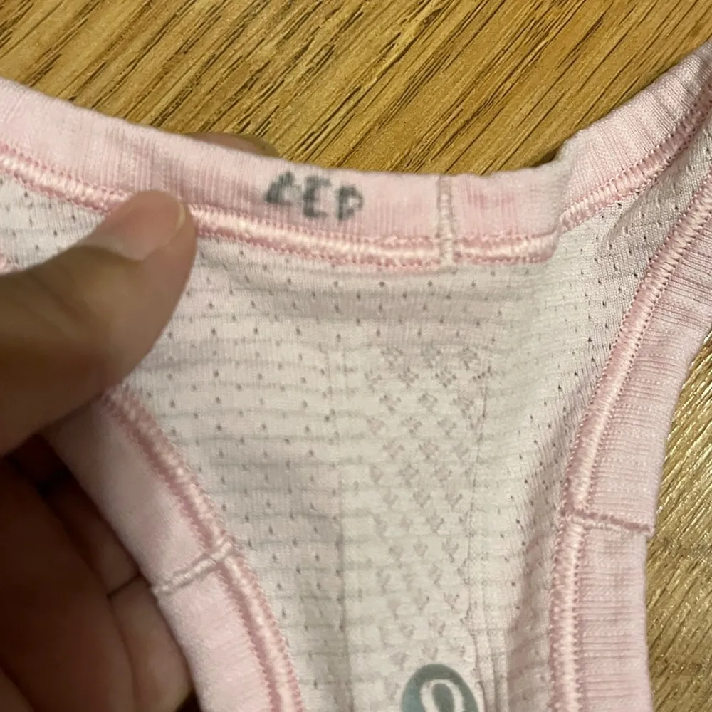 Lululemon cropped swiftly tank - Image 4