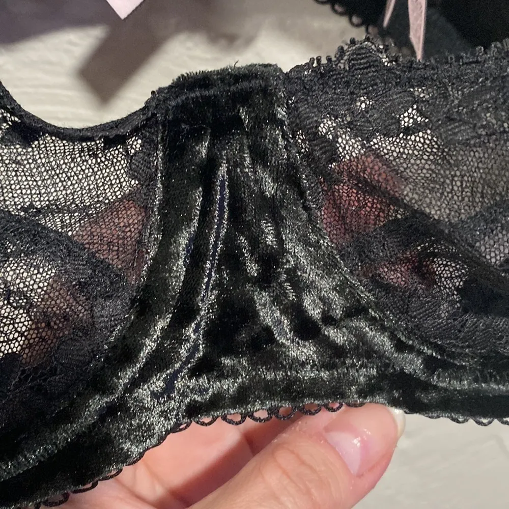 Victoria’s Secret angels deep green velour bra size 36C - Image 3