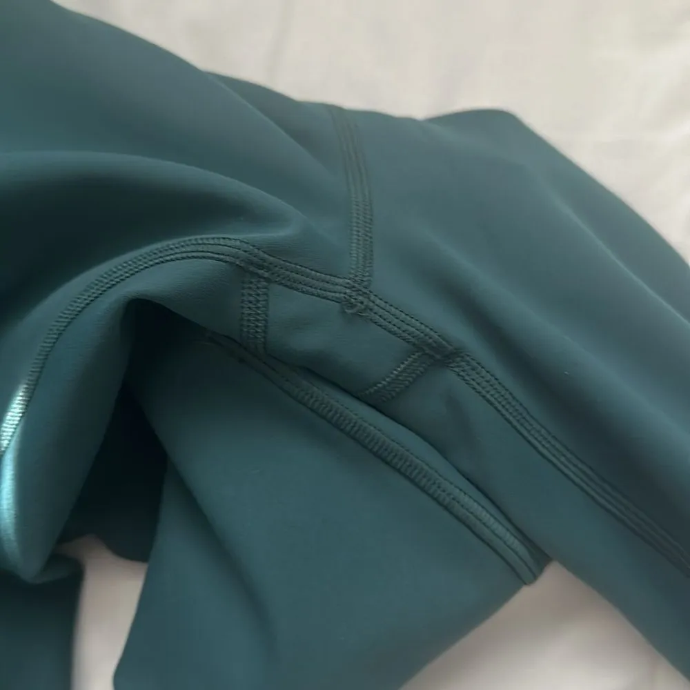 Lululemon Wunder Train High-Rise Crop 23", Size 6 - Image 11