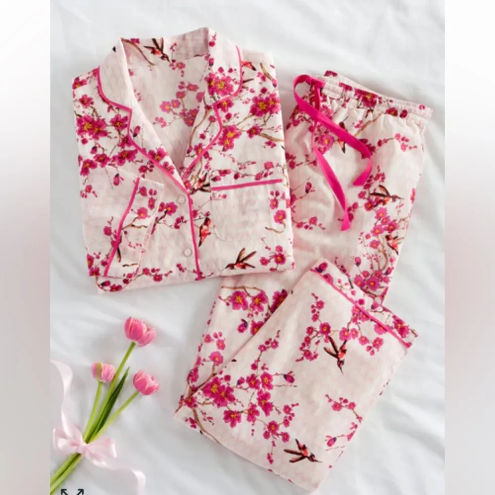 Tahari White & Red Cherry Blossom Print Pajama Top & Pants Set S - Image 4