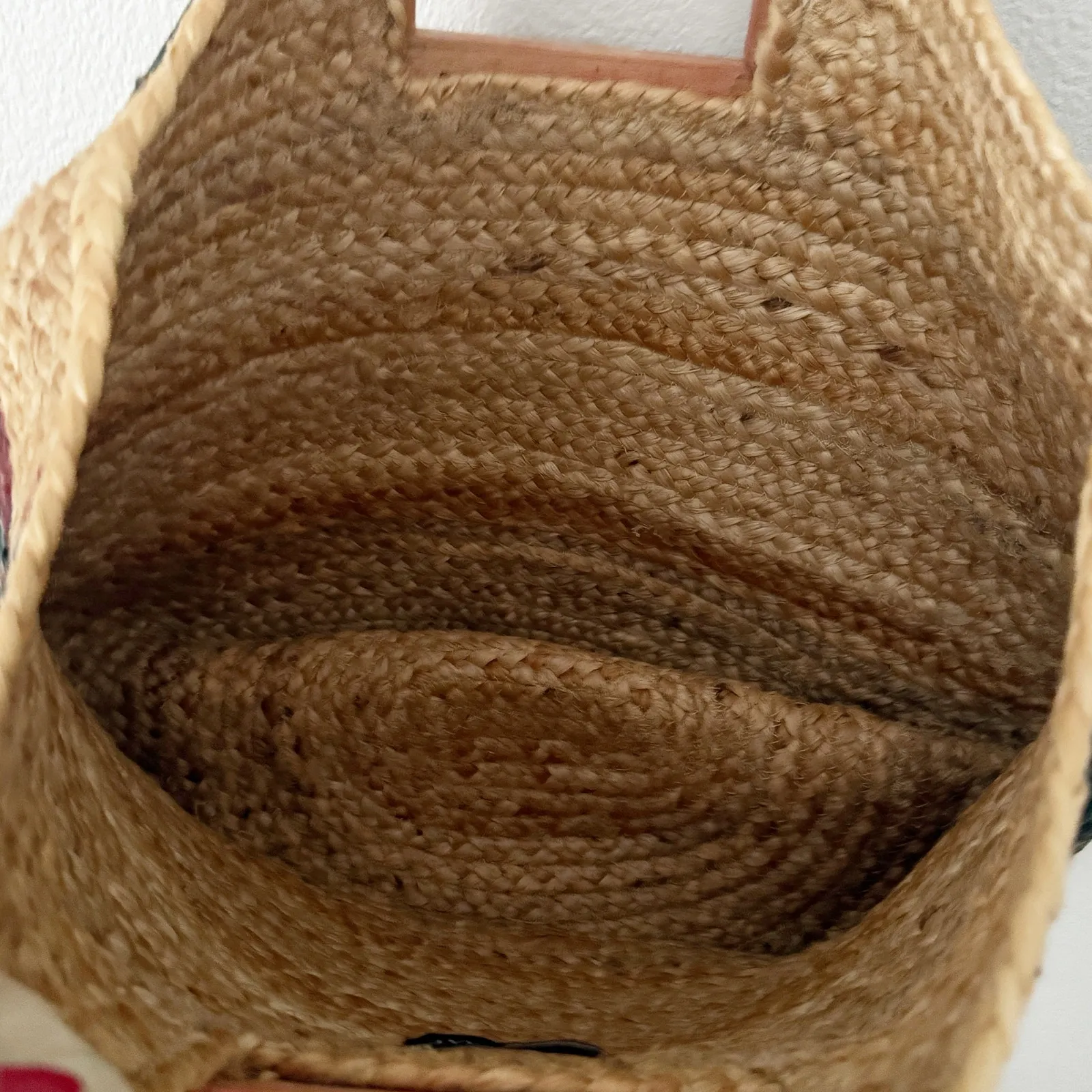 ANTIK CRAFT x ANTHROPOLOGIE | Floral Pallavi Jute Tote Bag Suede Wood Handles - Image 3